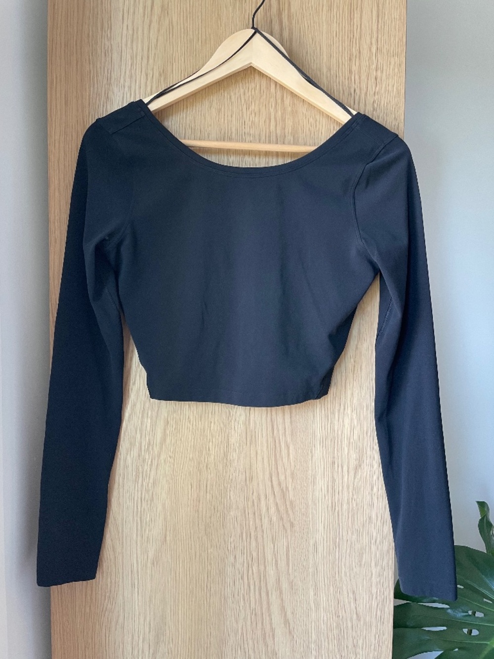 Lululemon Arise Cropped Long Sleeve Shirt